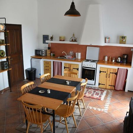 Karpofora Traditional Guesthouse Милея Экстерьер фото